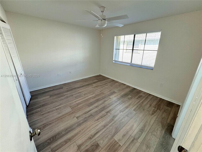 Foto del edificio - 5637 Taft St