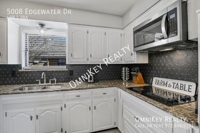 Foto del edificio - 5008 Edgewater Dr