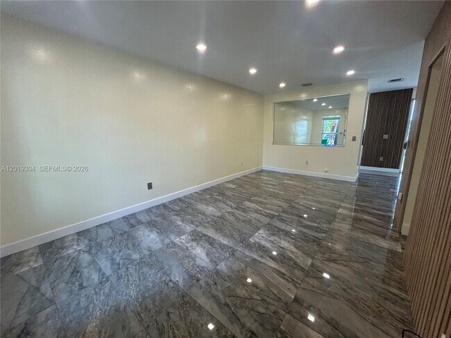 Building Photo - 254 Riverwalk Cir