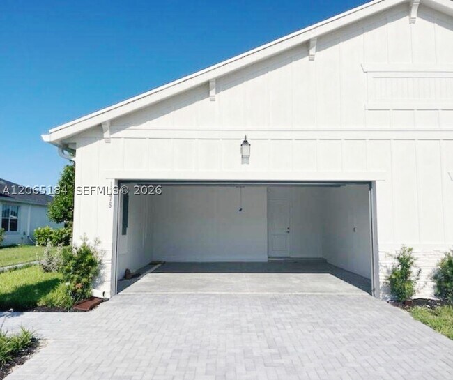 Building Photo - 1375 Orchard Dr