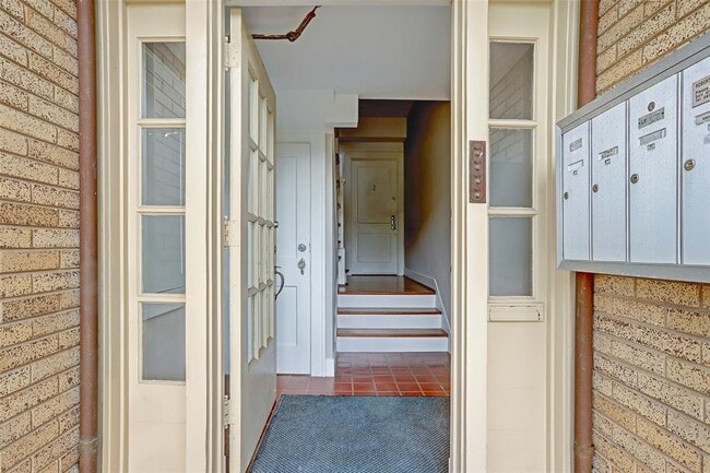 Building Photo - 1010 Peden St