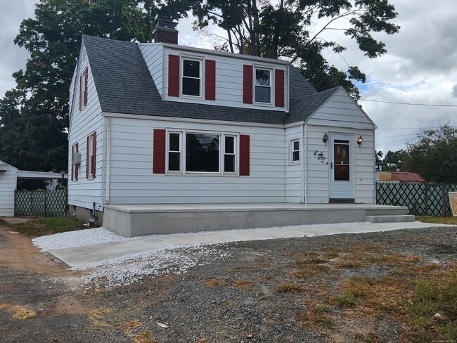 Building Photo - 56 N Turnpike Rd