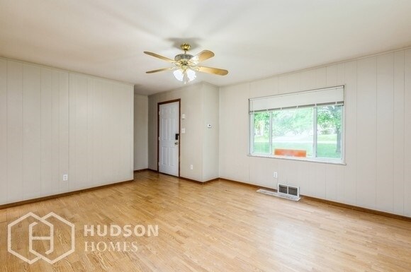 Foto del edificio - 140 Knowlson Ave