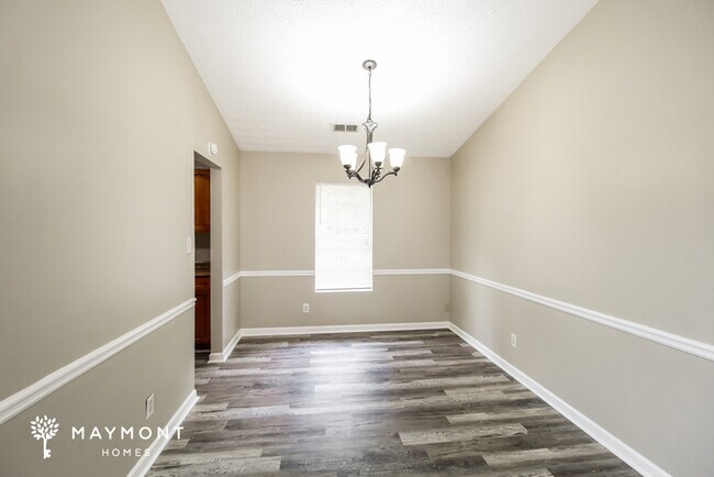 Building Photo - 800 Kilkenny Cir