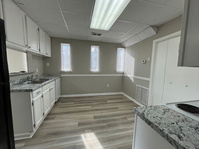 Foto del edificio - 142 Goshen Rd