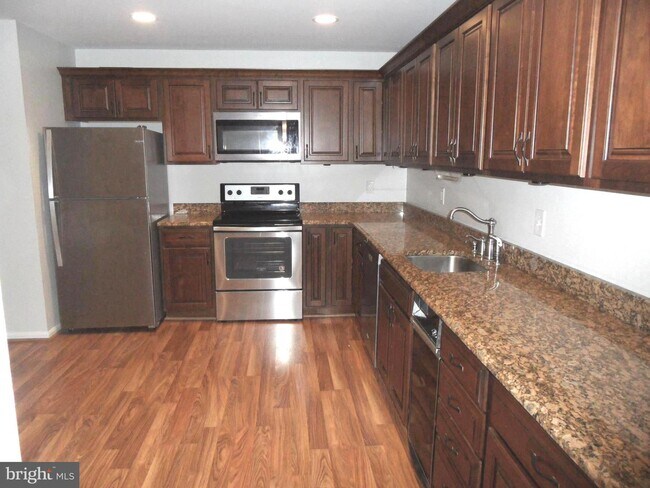 Building Photo - 5149 Dudley Ln
