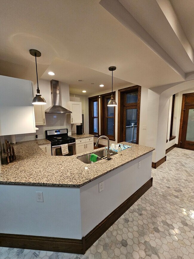 Foto del edificio - Fully Furnished Public Square Apartment!!!