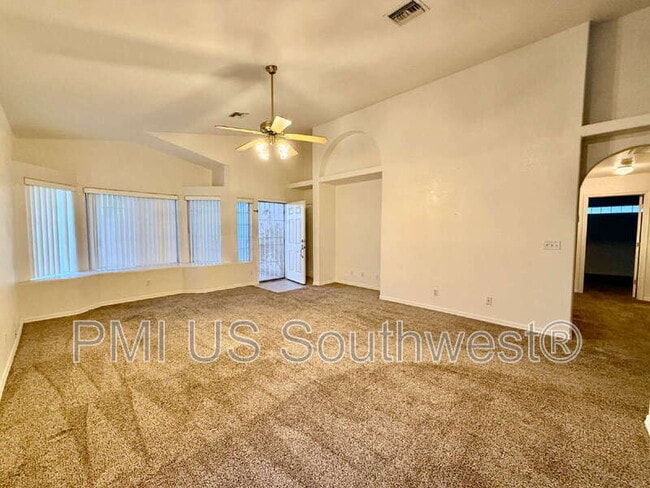 Foto del edificio - 2374 Acoma Dr