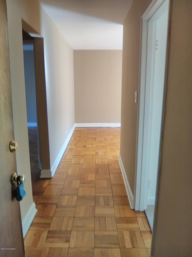Foto del edificio - 1327 Everett Ave