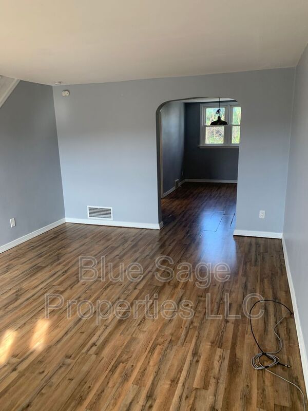 Building Photo - 2203 Bond Ave