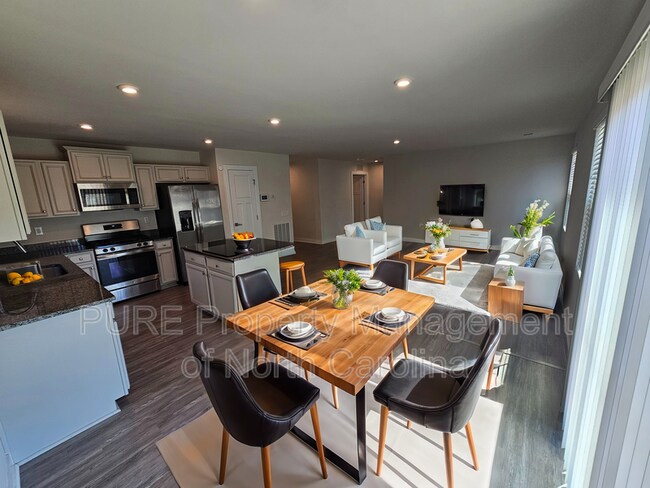 Foto del edificio - 4542 Hunton Dale Rd NW