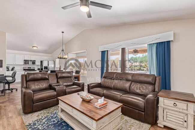 Photo - 1797 E Lindrick Dr House