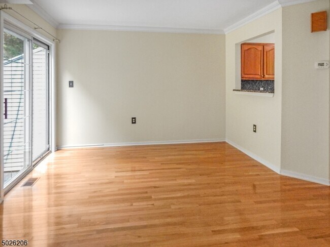 Building Photo - 57 Rushmore Ln