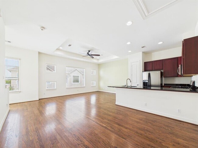 Foto del edificio - 3805 Center Plaza Dr