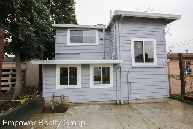 Building Photo - 2 br, 1 bath House - 37847 2nd St.