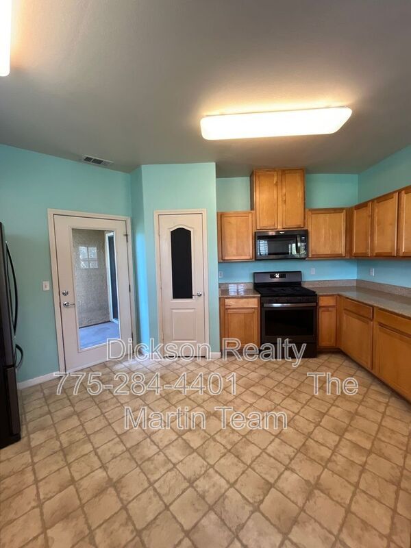 Building Photo - 1325 S Meadows Pky