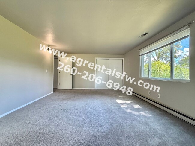 Building Photo - 4 bedroom House