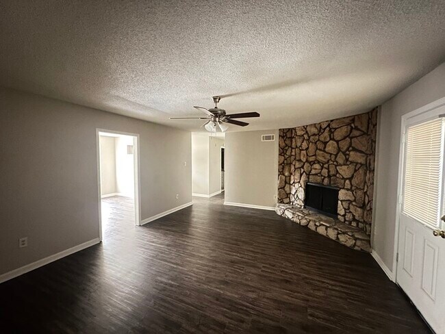 Building Photo - 7106 Hillshire Dr
