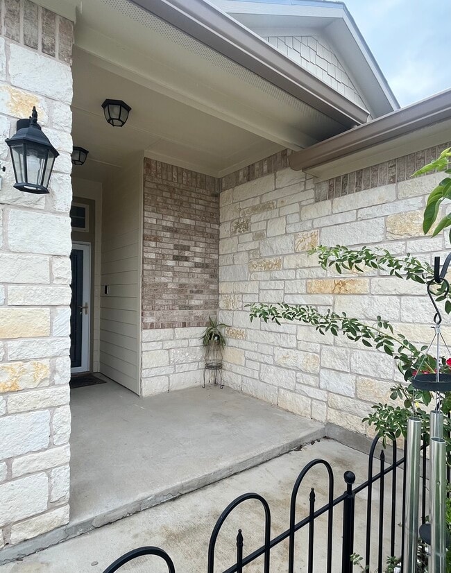 Building Photo - 7303 Abalone Way