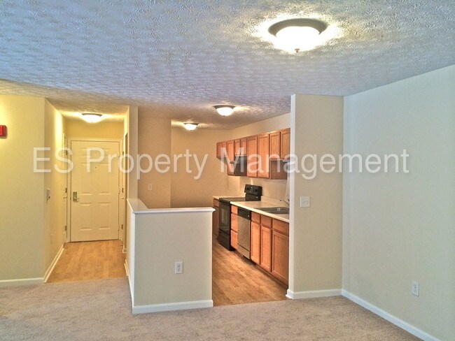 Building Photo - 9804 Legends Creek Dr
