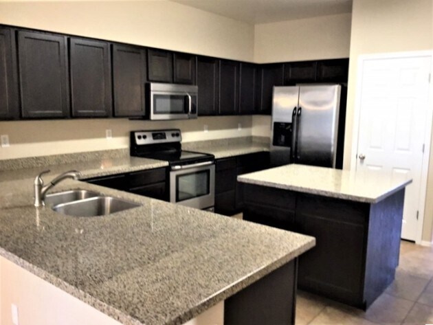 Foto del edificio - 894 S Annie Ln