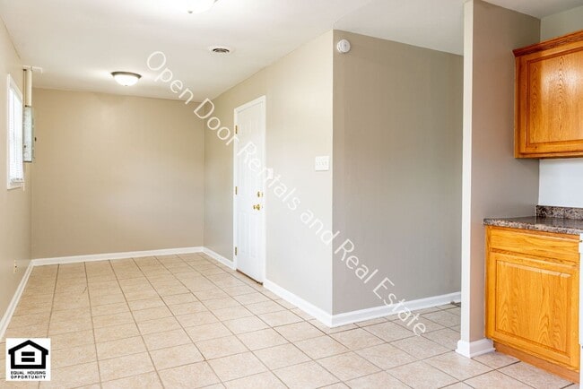 Building Photo - 3 bed 1 bath home on North Side of Fort Wayne