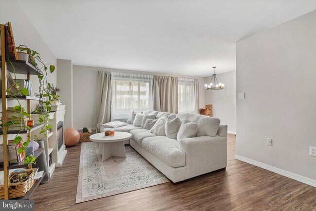 Foto del edificio - 1200 S Arlington Ridge Rd