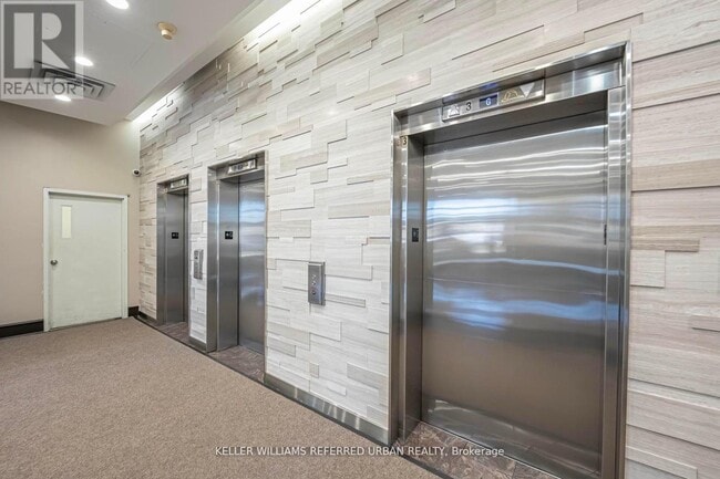 Photo du bâtiment - 21 Overlea Blvd