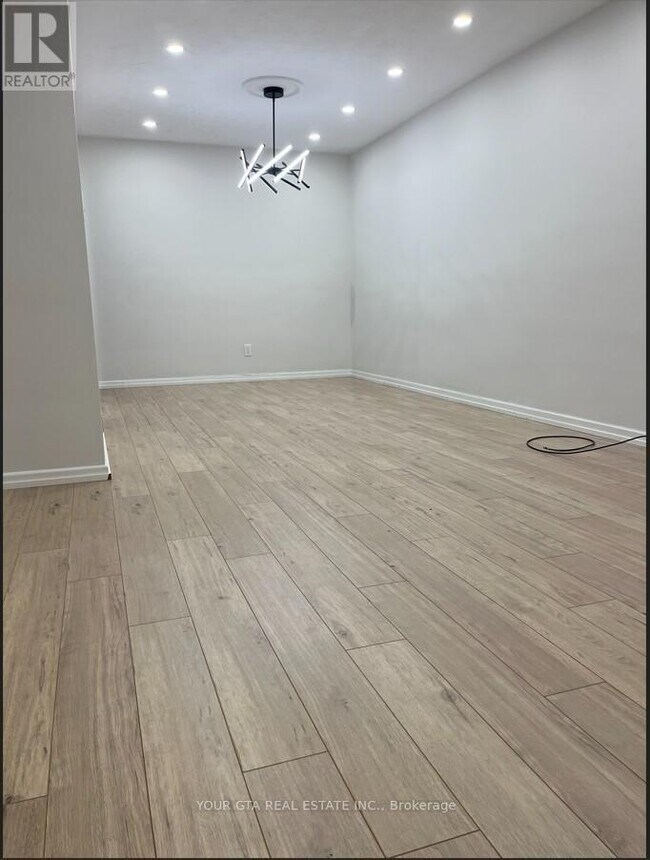 Photo du bâtiment - 1867 Sandgate Crescent