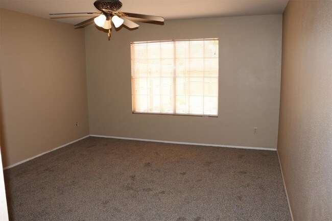 Building Photo - 918 Sunmeadow Dr