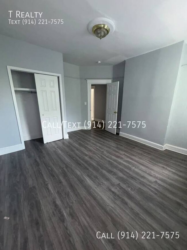 Building Photo - 127 Stanley Ave