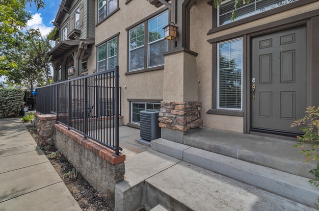 Building Photo - 26090 Stonehaven Dr