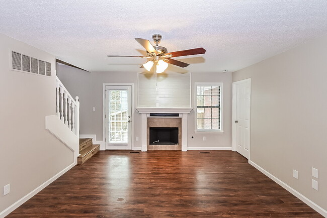 Building Photo - 4000 Windermere Dr