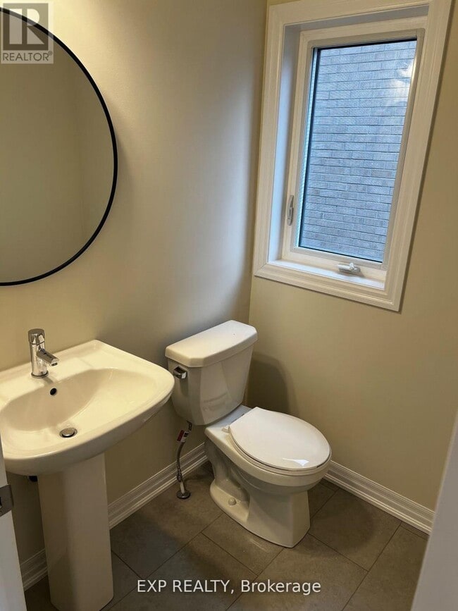 Photo du bâtiment - 162 Flood Ave