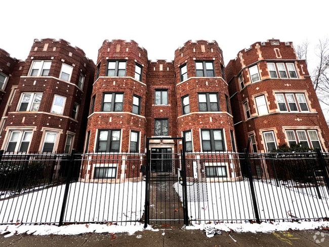 Building Photo - 7920 S Rhodes Ave