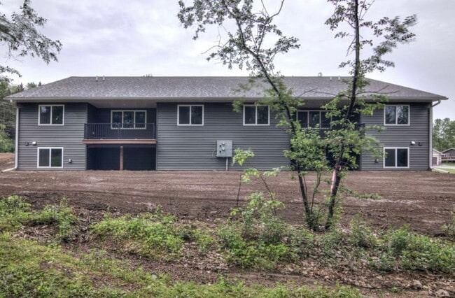 Building Photo - 971 Daisy Ln