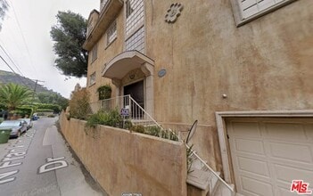 Building Photo - 1808 Franklin Canyon Dr