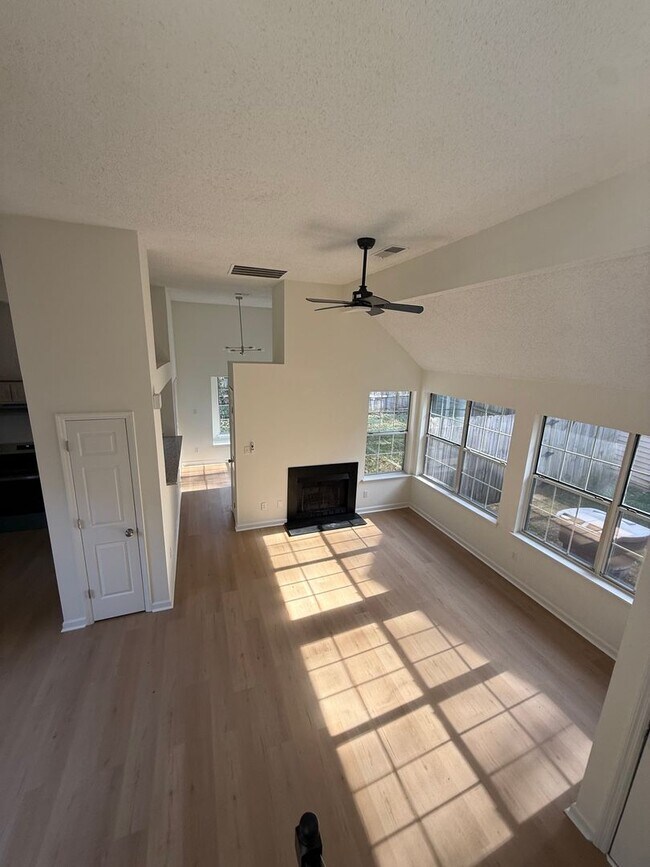 Foto del edificio - Available