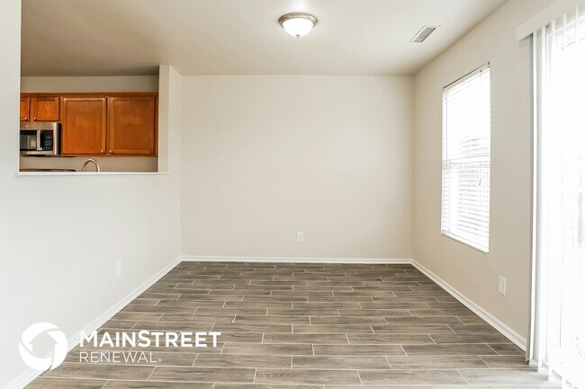 Foto del edificio - 748 Runningbrook Ln