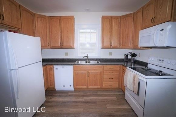 Building Photo - 4 br, 1 bath Apartment - 116 S. Orchard St.