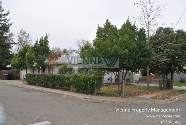Building Photo - Old Roseville Charming Home For Rent!