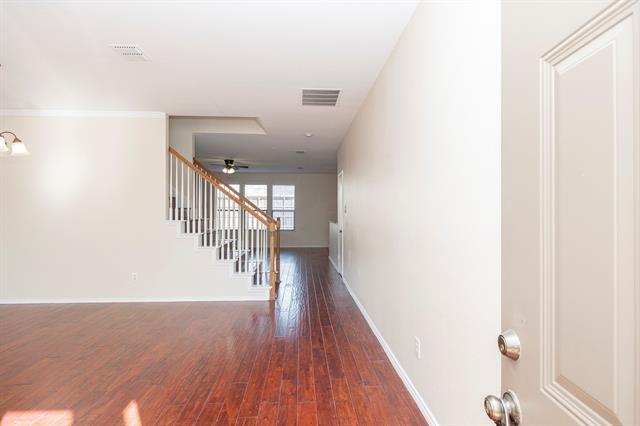 Foto del edificio - 5828 Pebble Ridge Dr