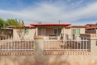 Building Photo - 3622 W Sunland Ave