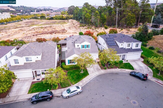 Building Photo - 127 Rocky Pointe Ct