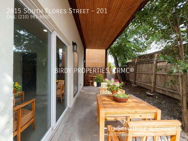 Foto del edificio - 2615 S Flores St