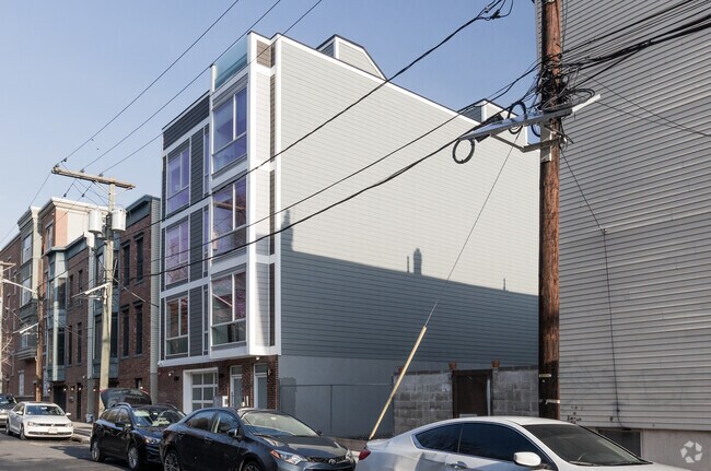 Building Photo - 414 1st St