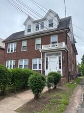 Building Photo - 160 Elm St