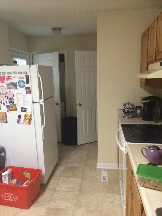 Kitchen other view - 106 Raintree Ln