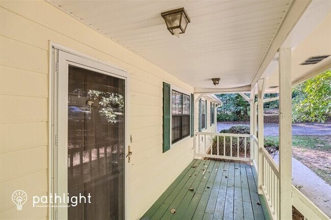 Foto del edificio - 110 Oak Leaf Dr, Stockbridge, GA, 30281