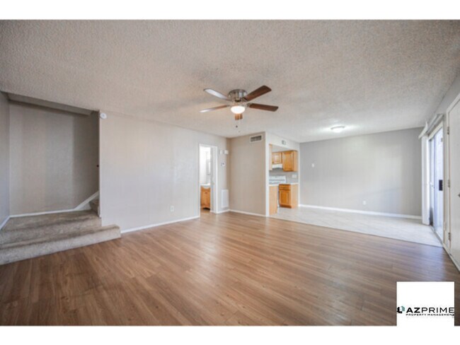 Foto del edificio - Charming 2/1.5 Condo in Phoenix - Prime Midtown Location!